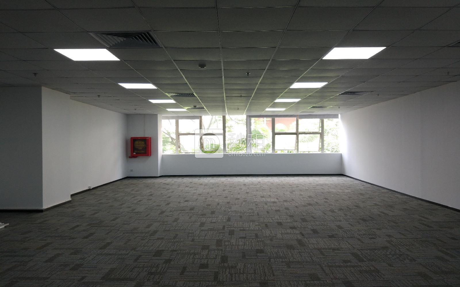 蛇口网谷-科技大厦写字楼出租262平米精装办公室106元/m².月