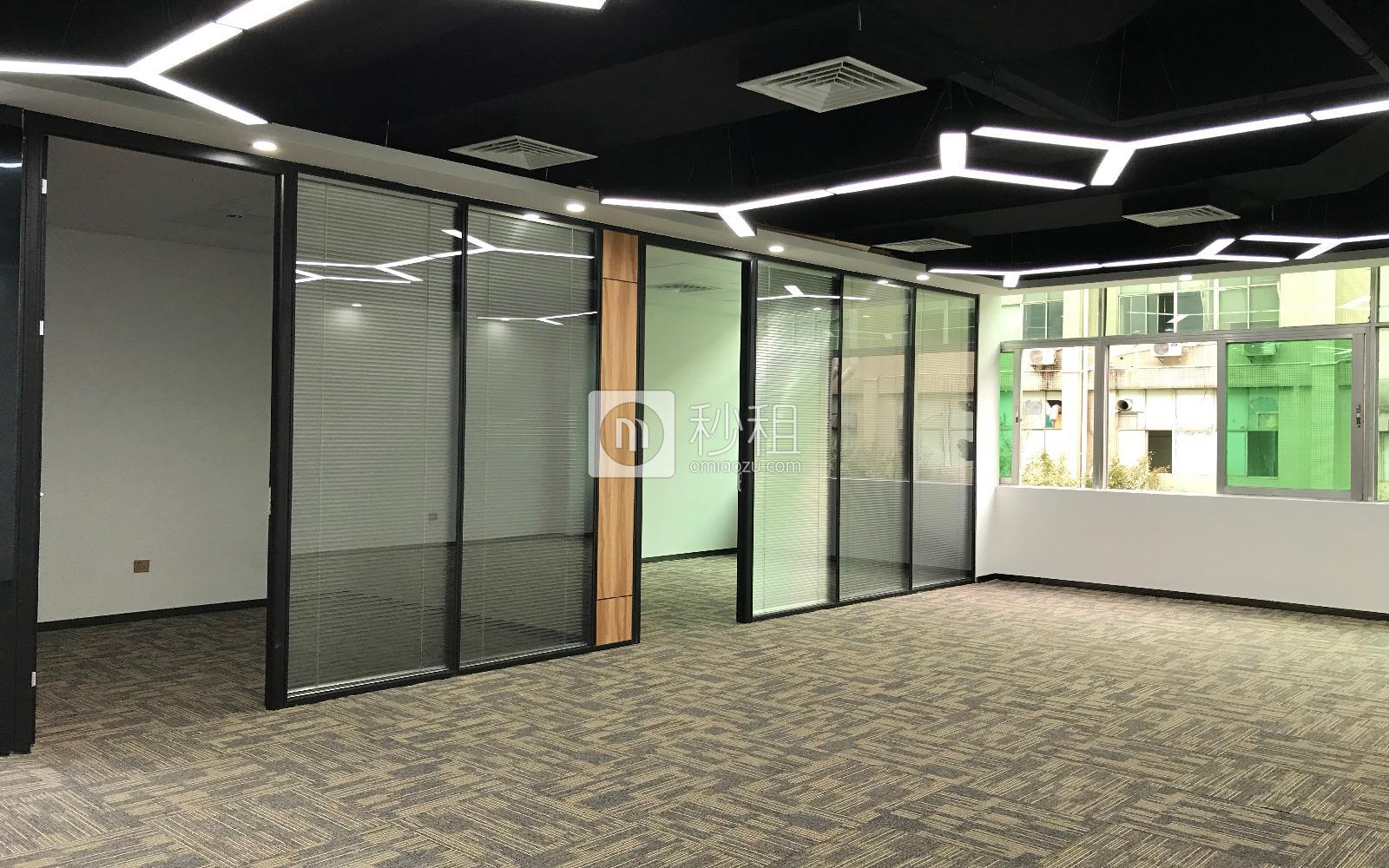 龙易.盛天龙创新谷写字楼出租158平米精装办公室85元/m².月