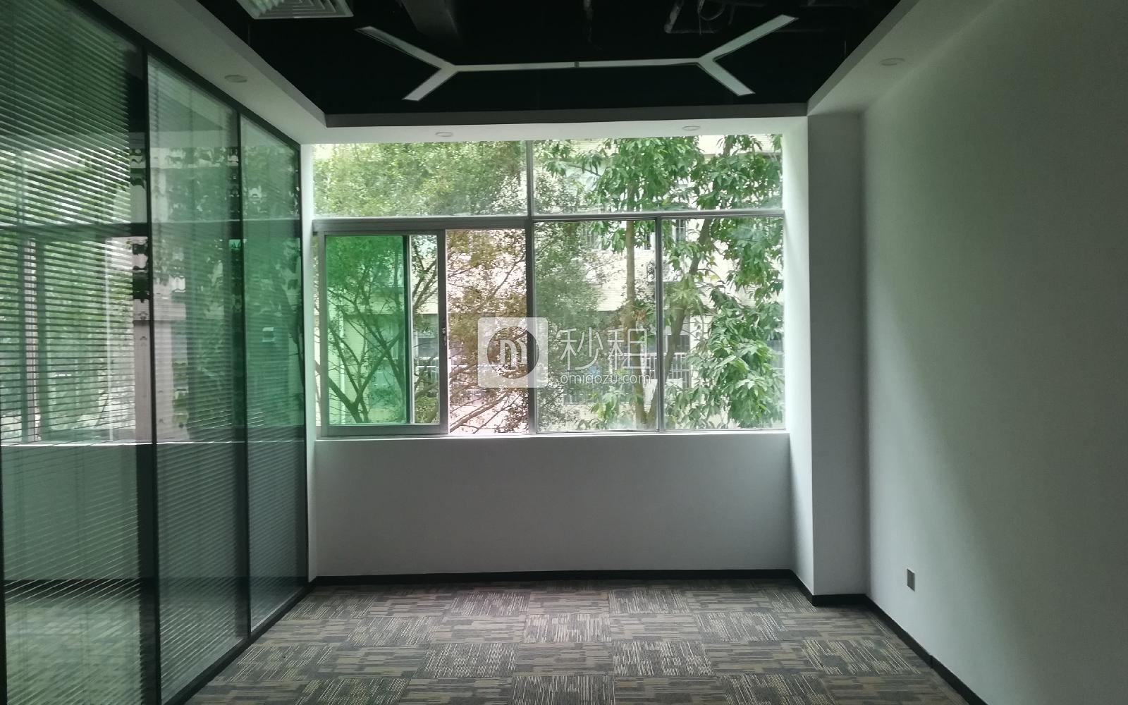 龙易.盛天龙创新谷写字楼出租100平米精装办公室85元/m².月