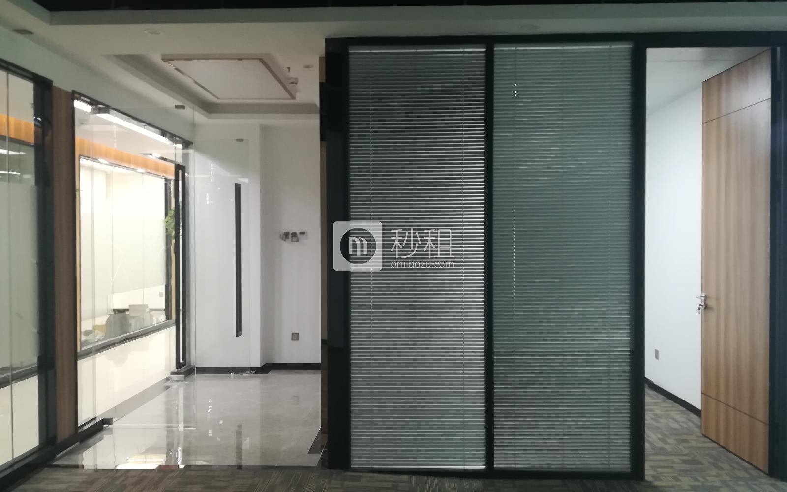 龙易.盛天龙创新谷写字楼出租166平米精装办公室69元/m².月
