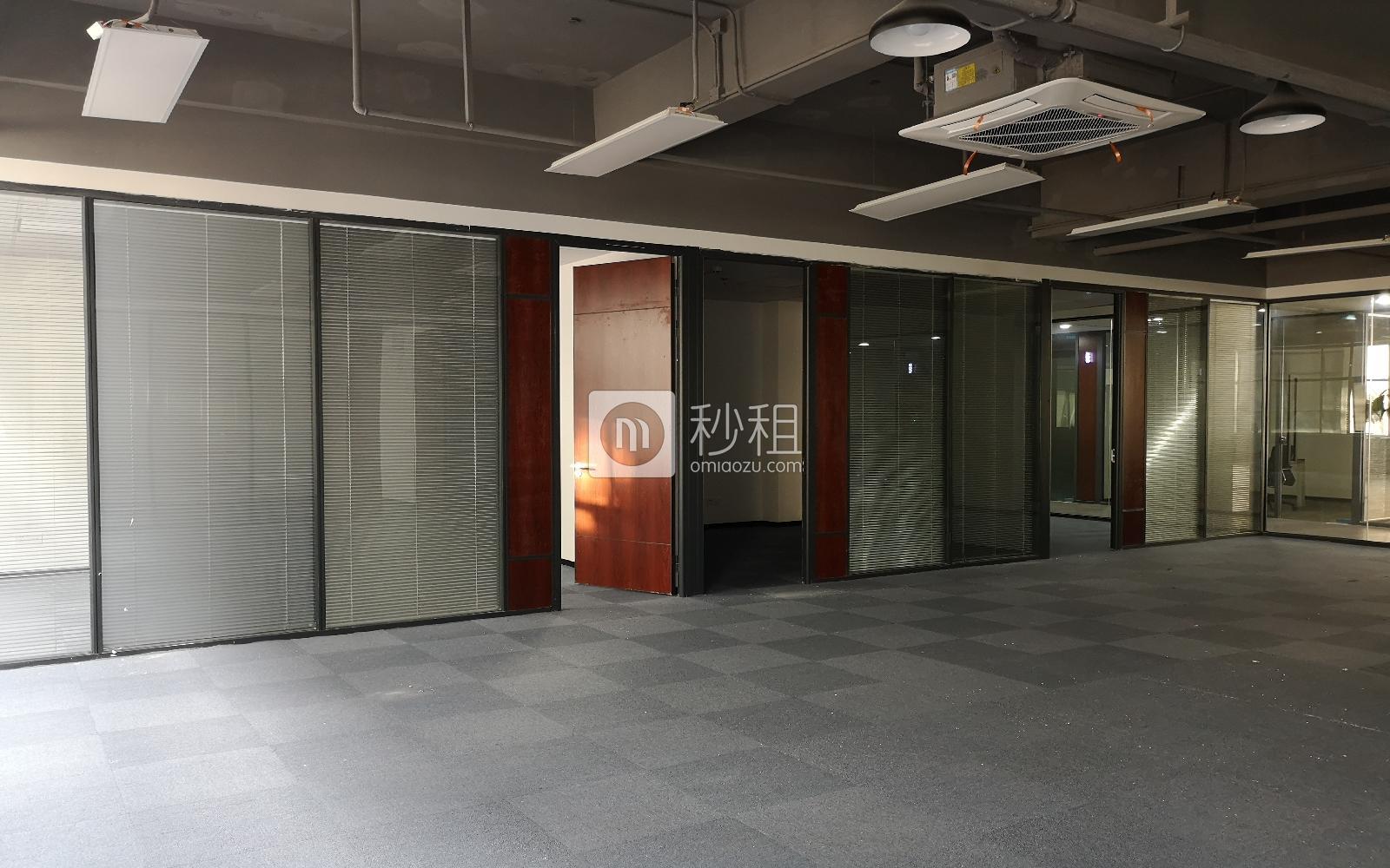 众创产业园写字楼出租252平米精装办公室85元/m².月
