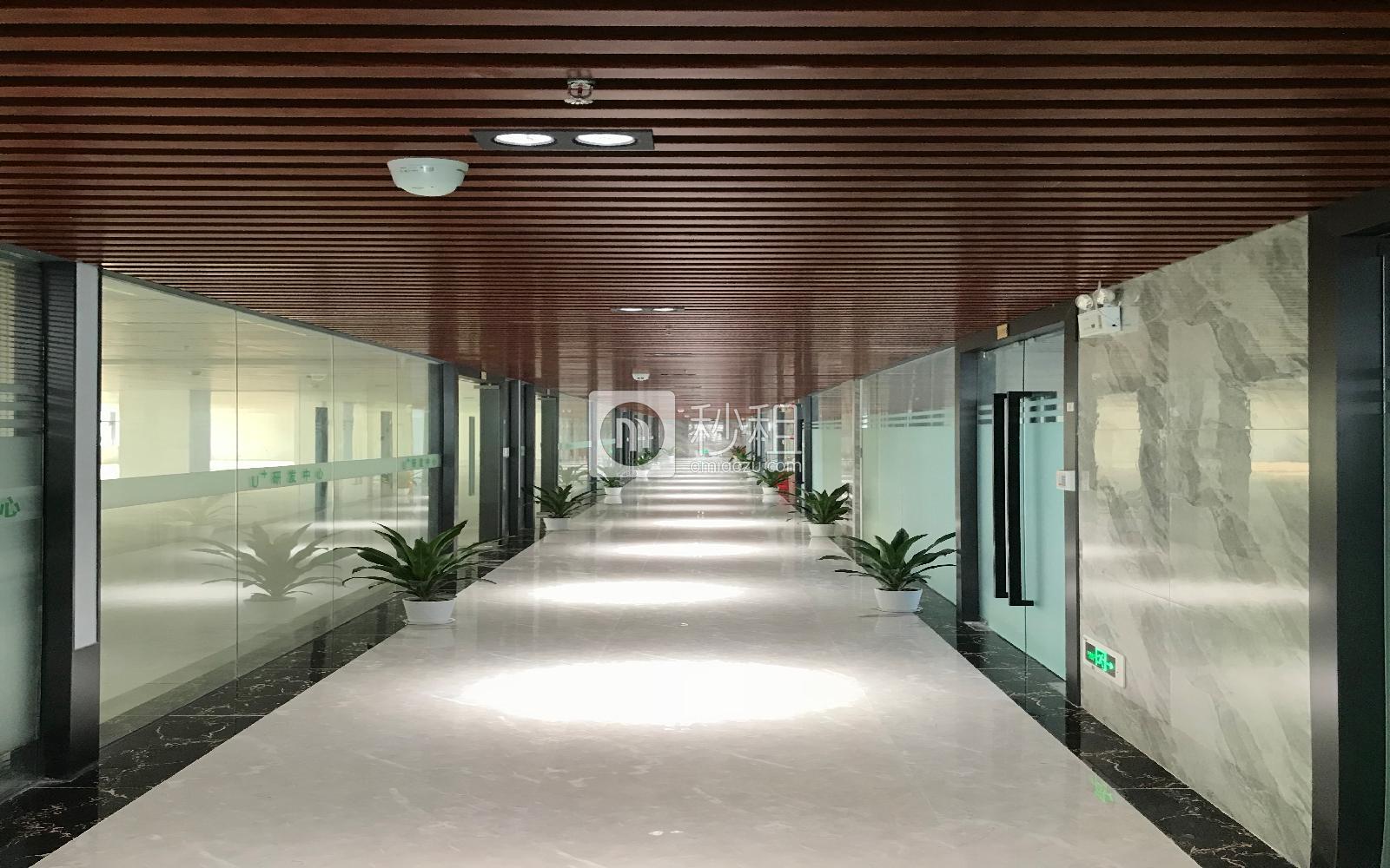 U+研发中心写字楼出租49平米简装办公室46元/m².月