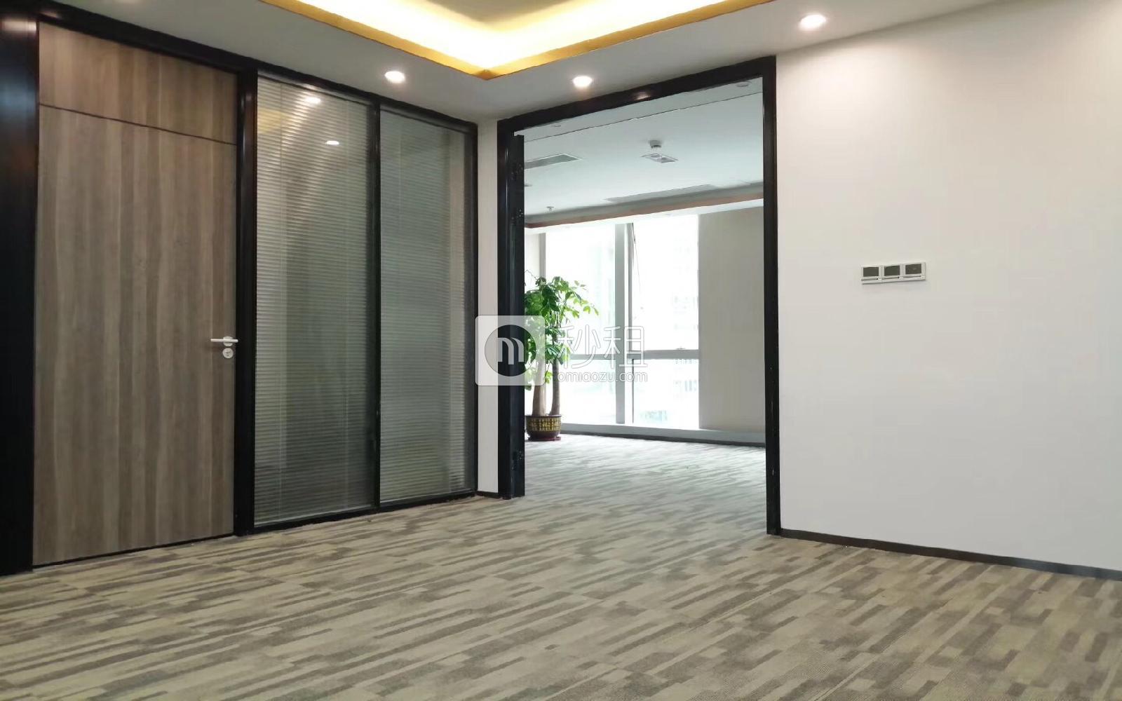 新华保险大厦写字楼出租306平米豪装办公室148元/m².月