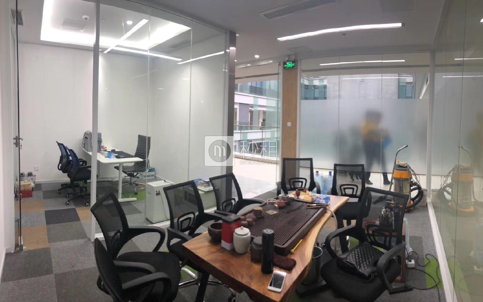 深圳湾科技生态园（二期）写字楼出租679平米精装办公室98元/m².月