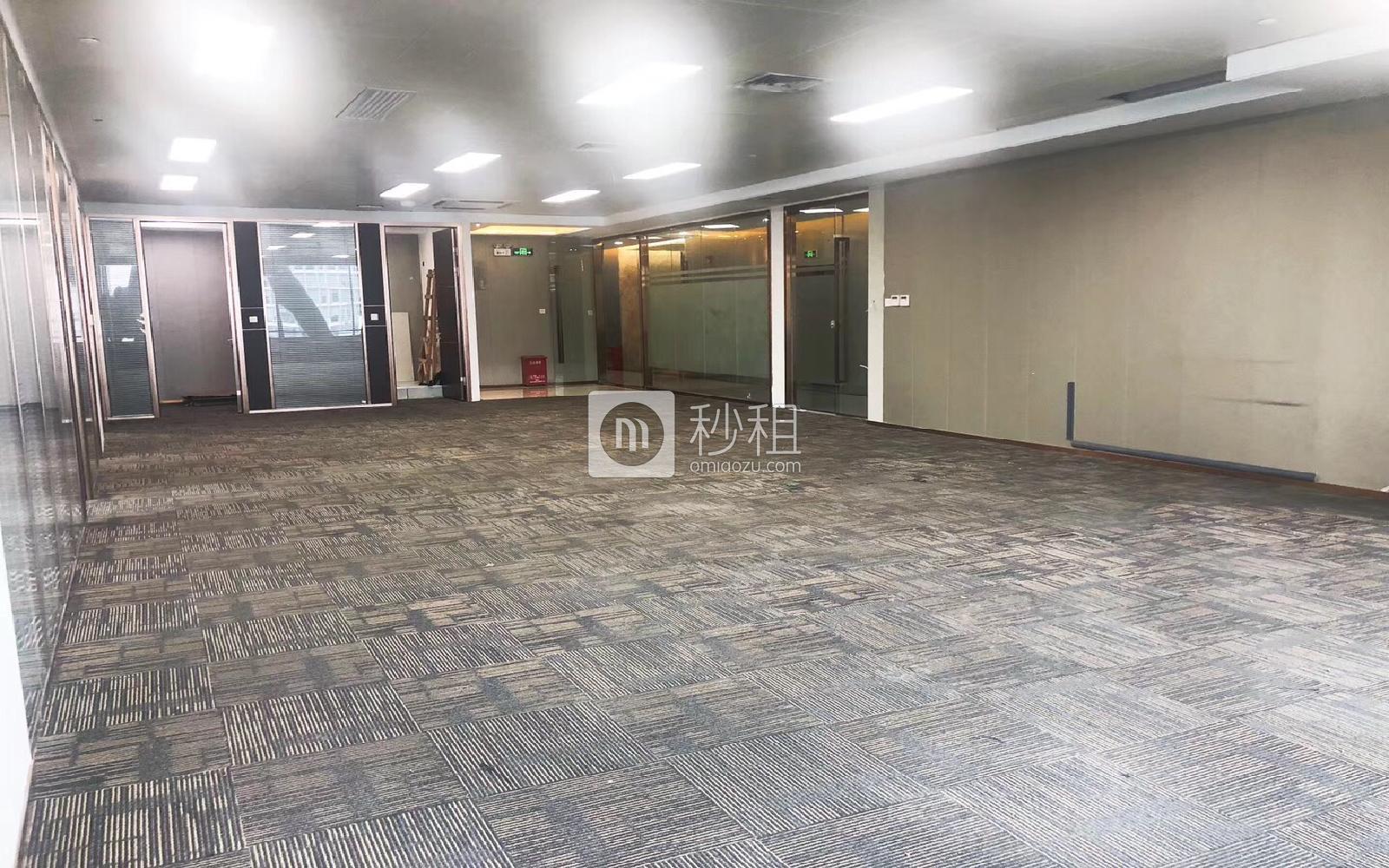 盈峰中心（原易思博软件大厦）写字楼出租550平米精装办公室165元/m².月