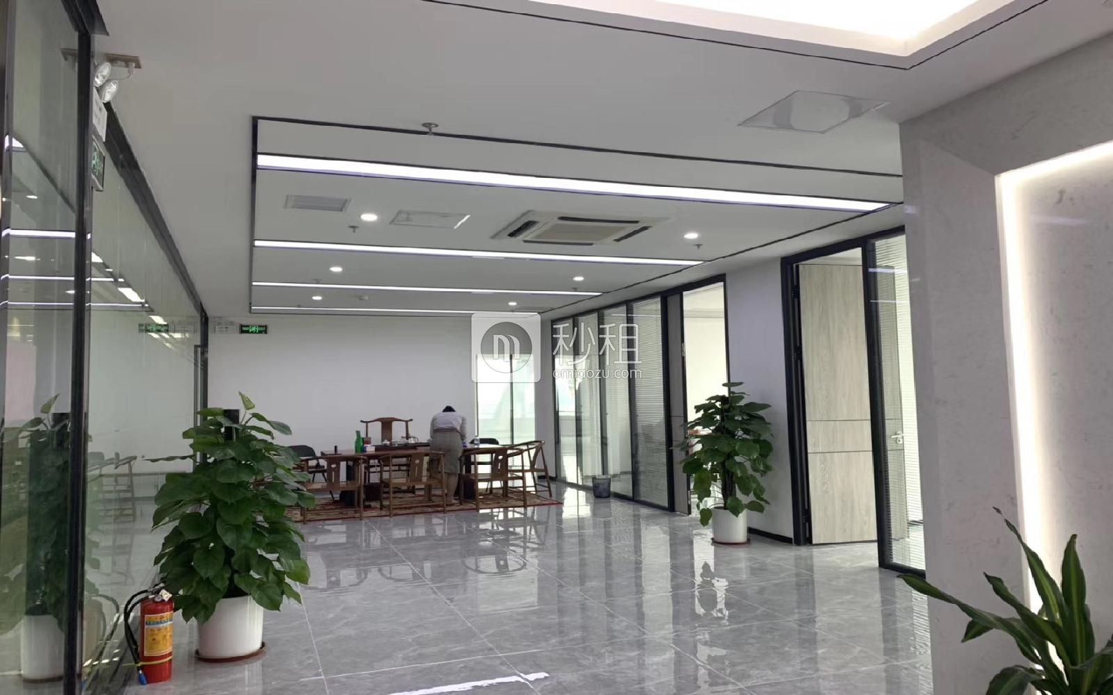 盈峰中心（原易思博软件大厦）写字楼出租111.6平米精装办公室160元/m².月