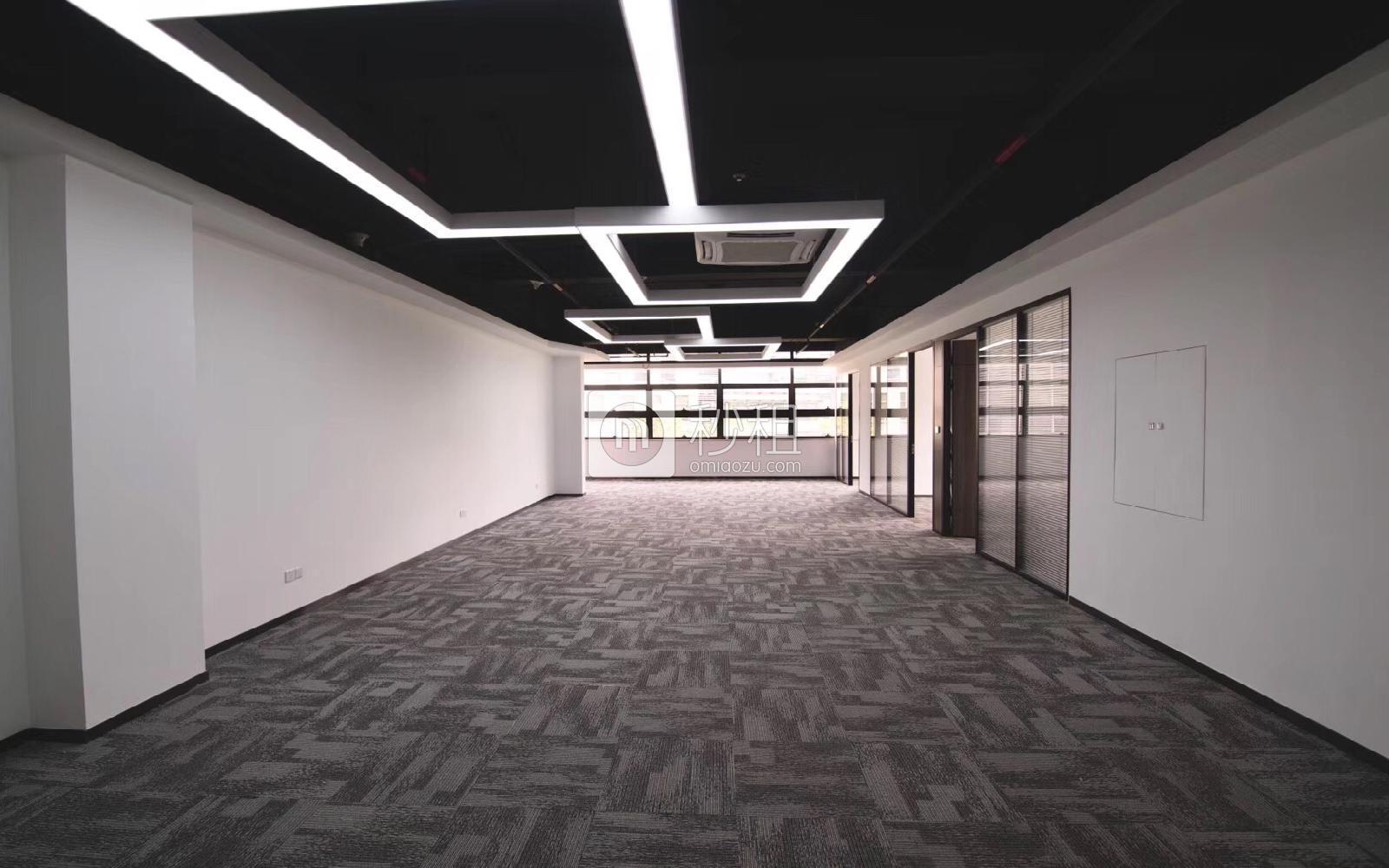 TCL科学园国际E城写字楼出租325平米精装办公室69元/m².月