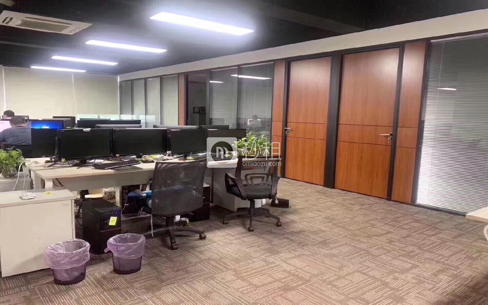 长园新材料港写字楼出租617平米精装办公室85元/m².月