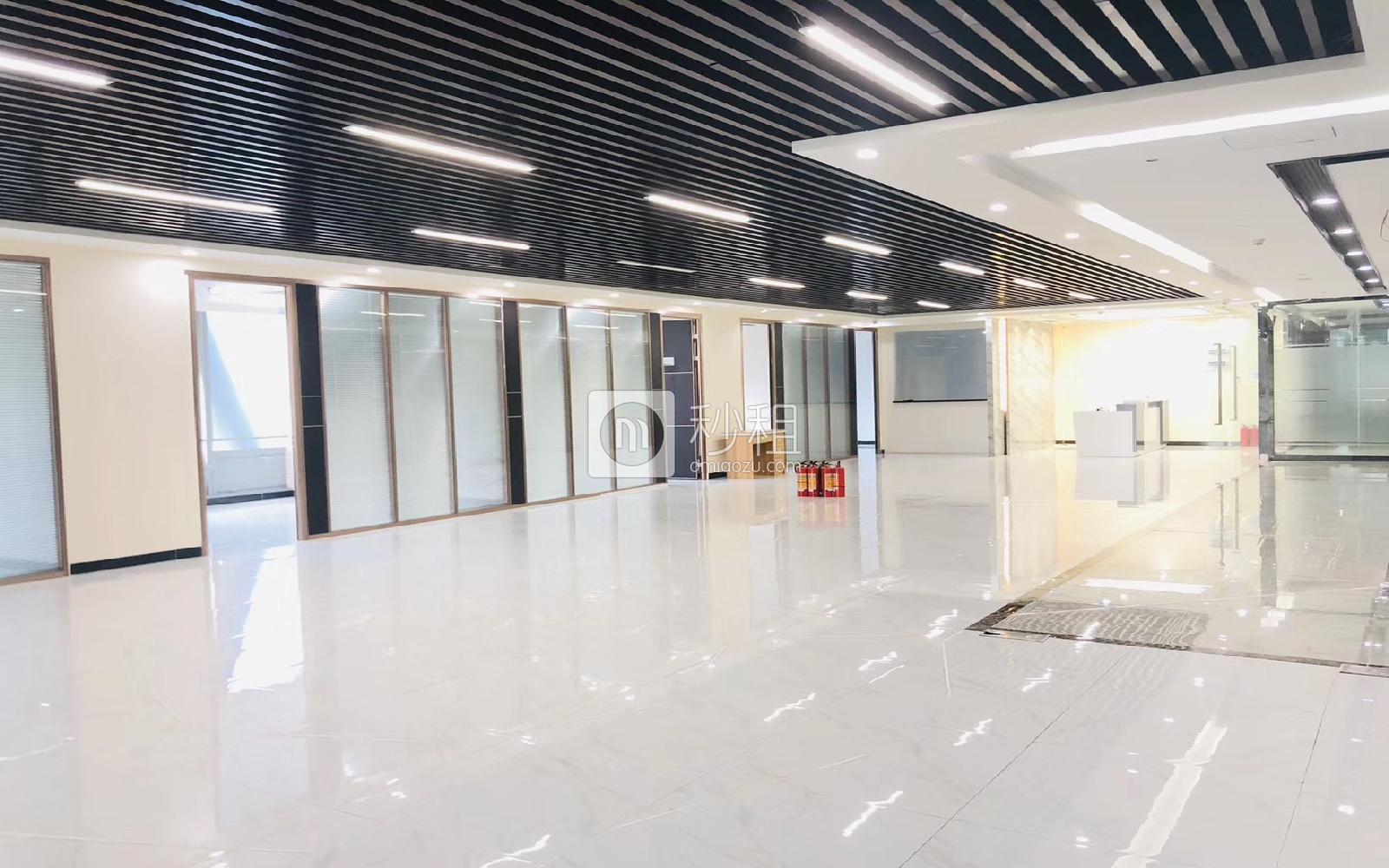 盈峰中心（原易思博软件大厦）写字楼出租1160平米精装办公室165元/m².月