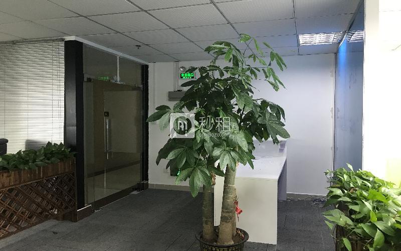 鸿华中心写字楼出租259平米精装办公室58元/m².月