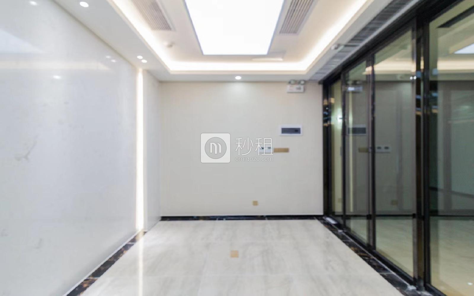 易尚中心写字楼出租187平米豪装办公室135元/m².月