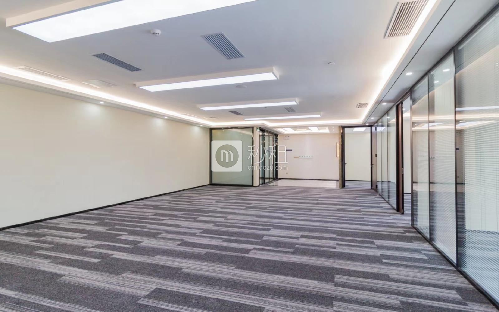 易尚中心写字楼出租318平米精装办公室105元/m².月