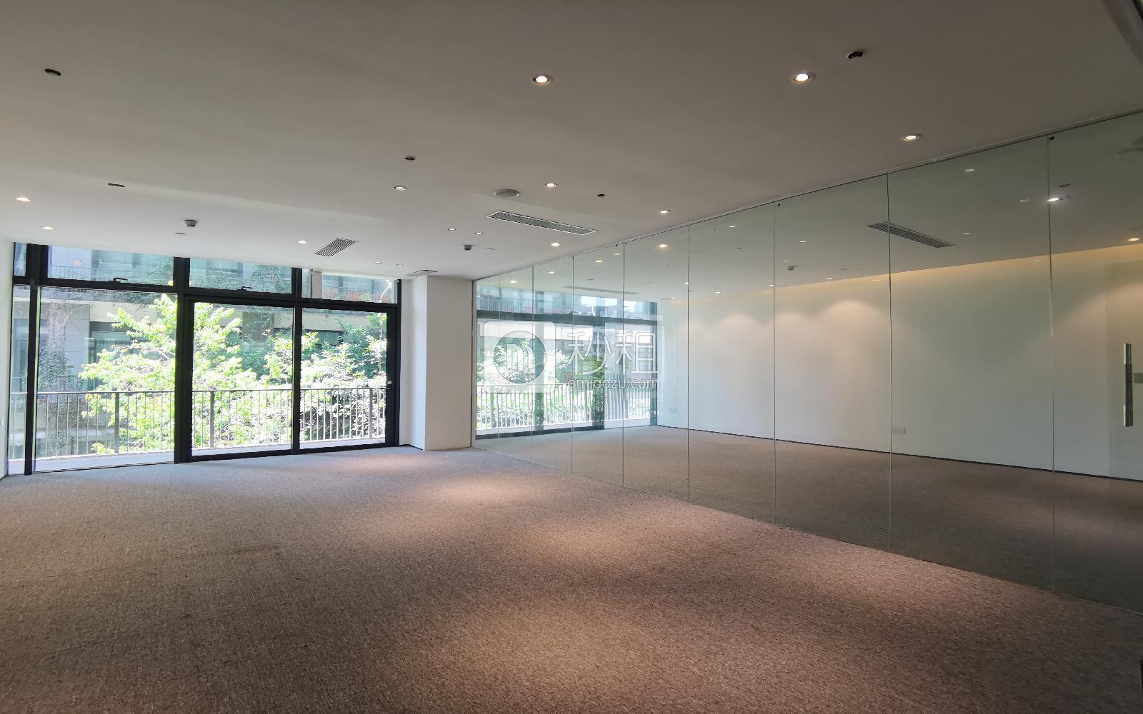 泰华梧桐岛写字楼出租814平米精装办公室85元/m².月