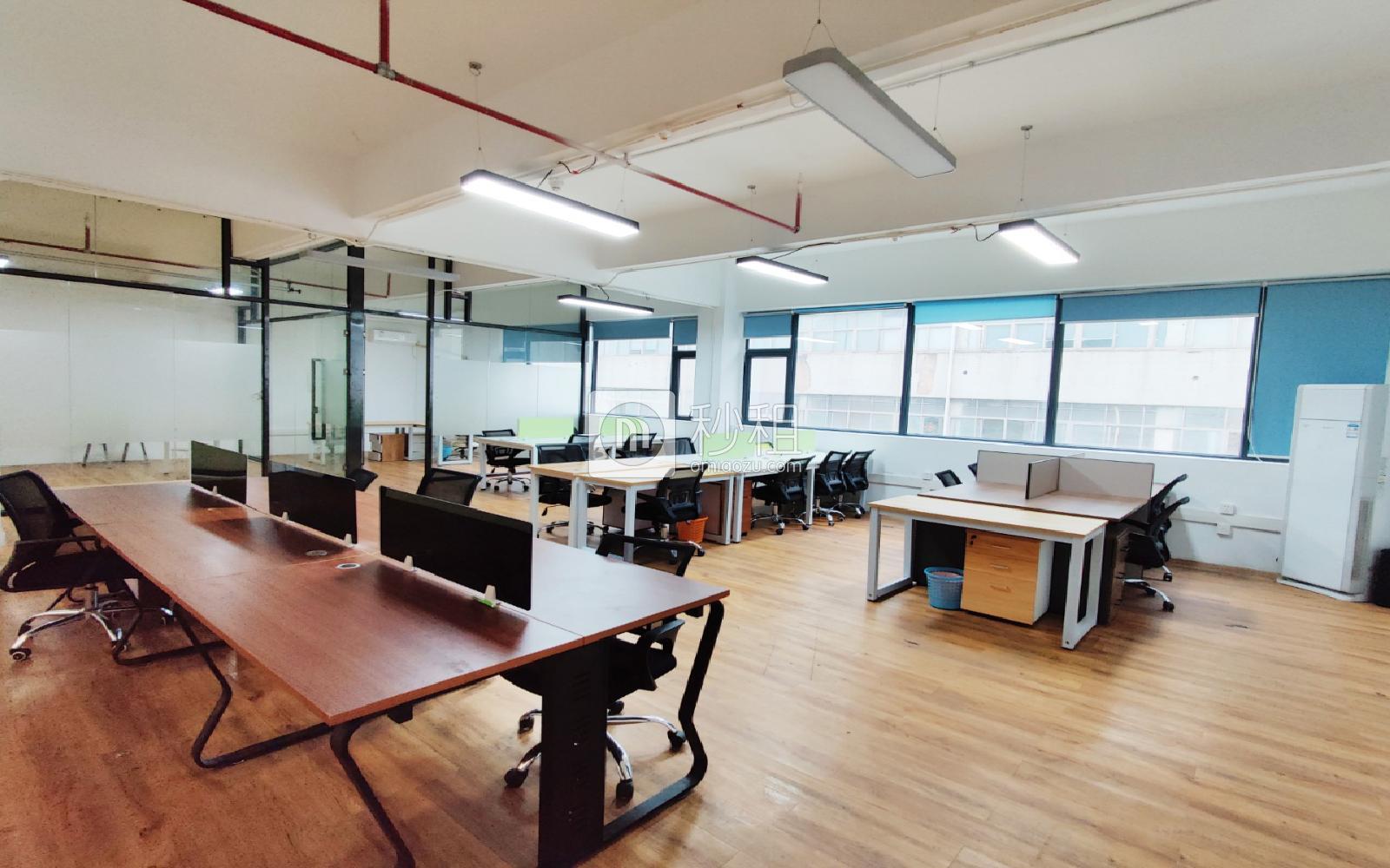 众里创业社区（兴东）写字楼出租200平米精装办公室69元/m².月