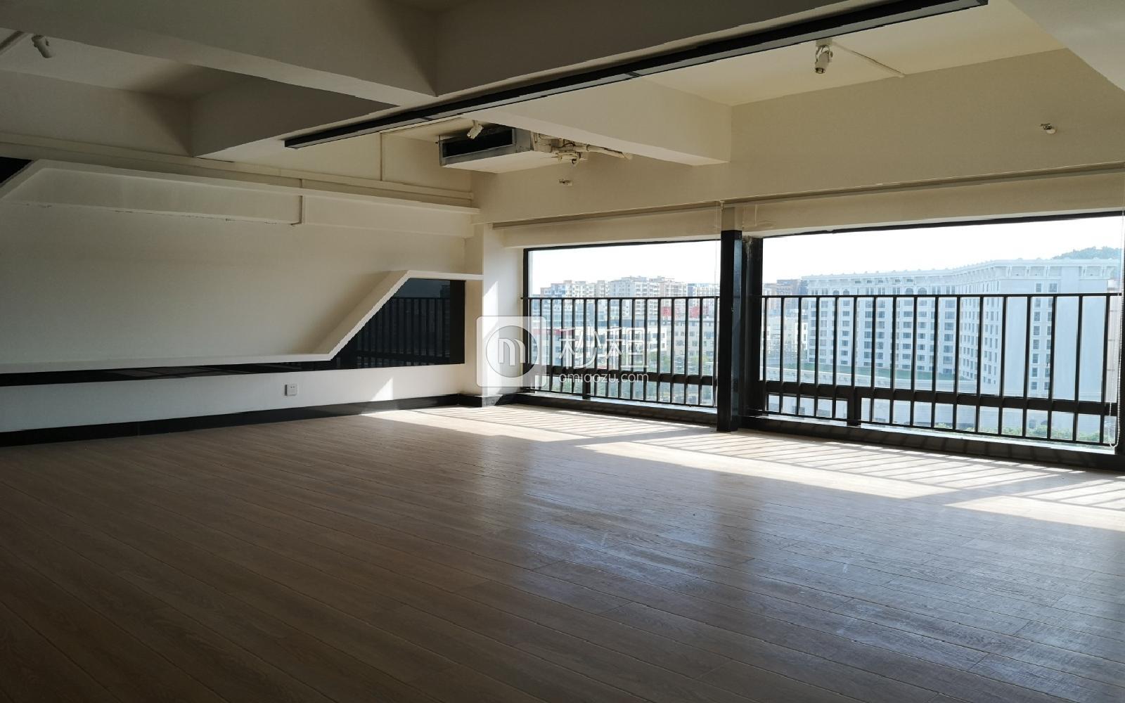 星港同创汇写字楼出租342平米精装办公室55元/m².月