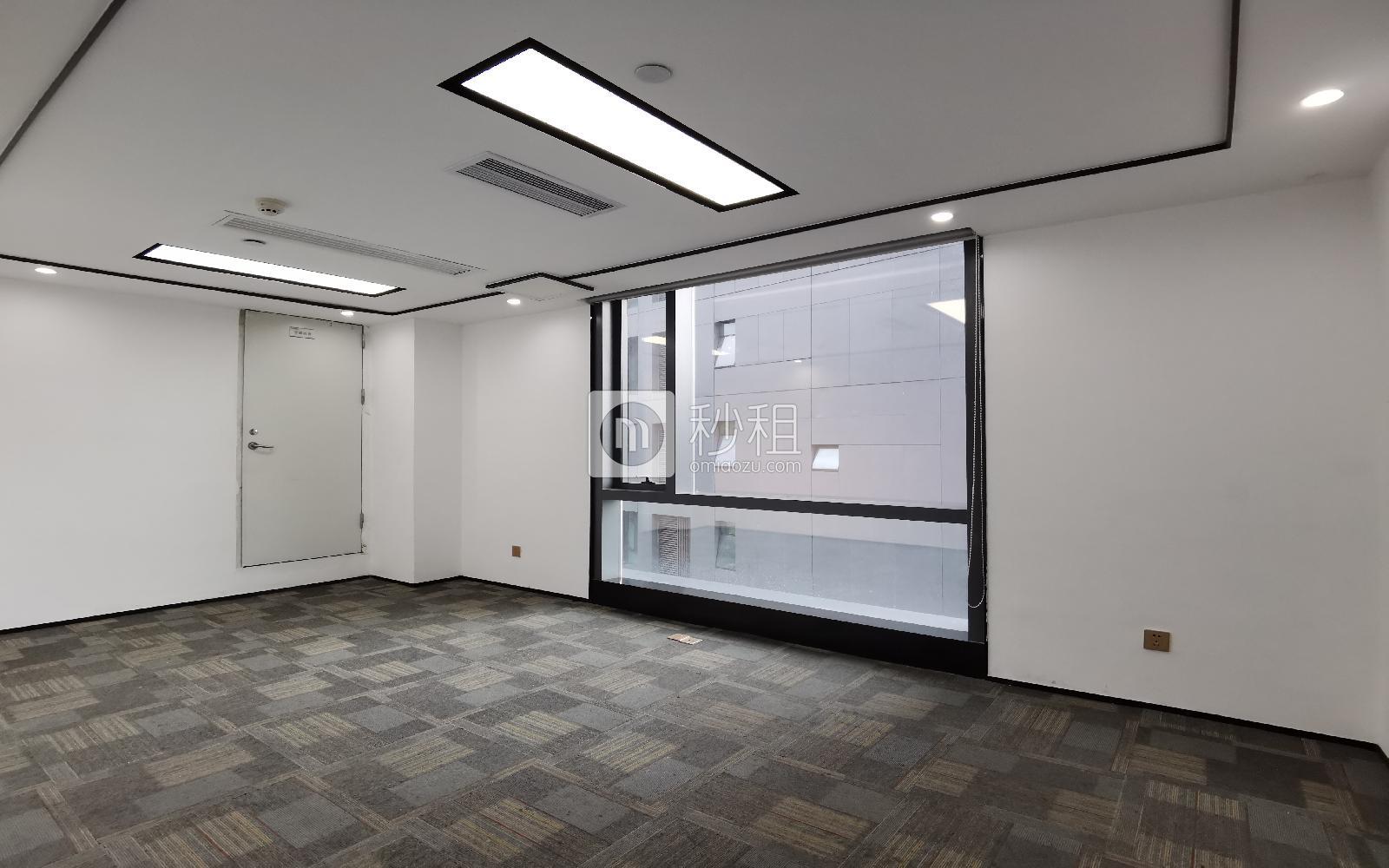 满京华·SOHO艺峦大厦写字楼出租213平米精装办公室65元/m².月
