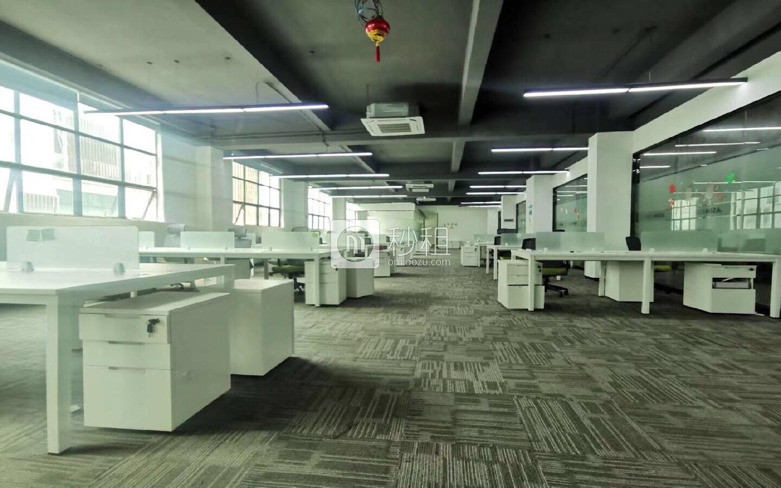 南山云谷创新产业园（二期）写字楼出租676平米豪装办公室72元/m².月