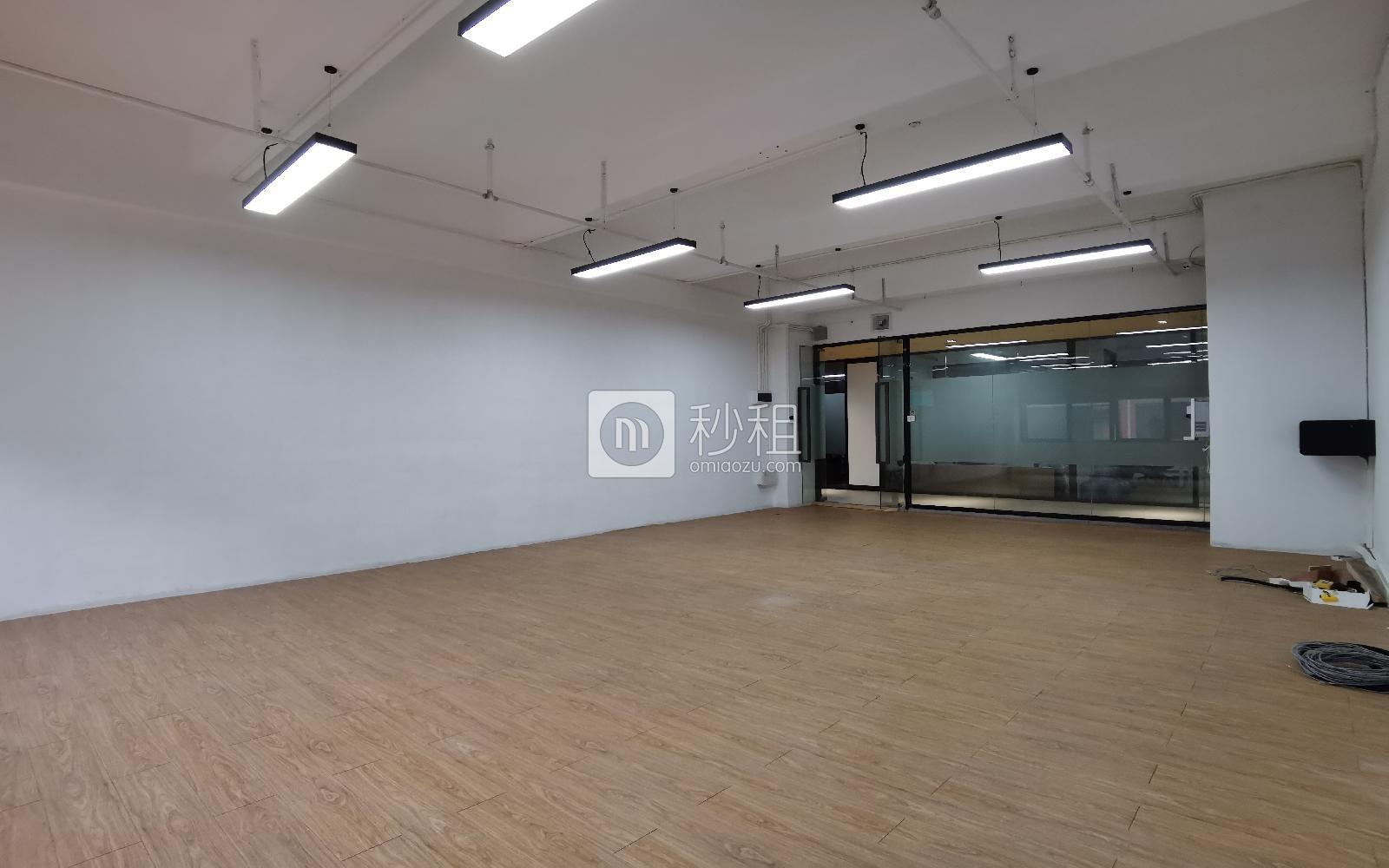 众里创新社区-洪浪北写字楼出租126平米精装办公室60元/m².月