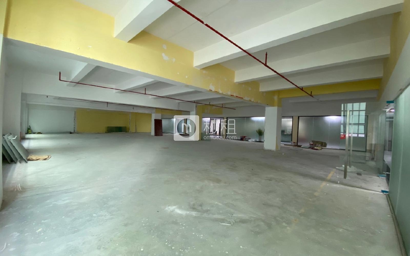 南山云谷创新产业园（二期）写字楼出租618平米精装办公室69元/m².月
