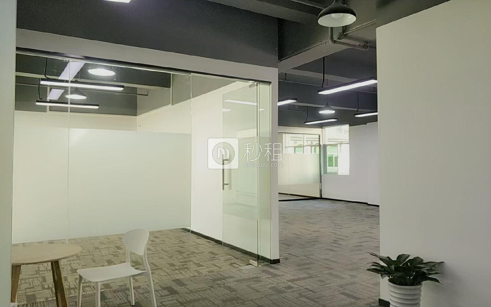 明亮科技园写字楼出租270平米精装办公室65元/m².月