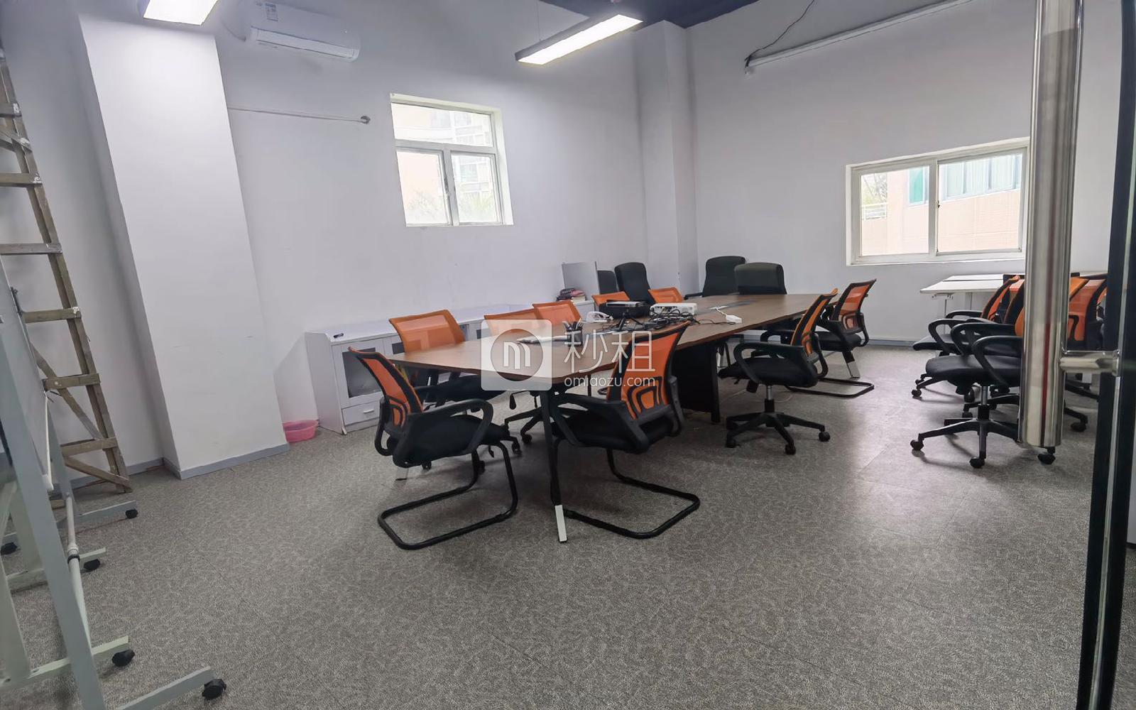 众里创业社区-御景湾写字楼出租520平米精装办公室70元/m².月