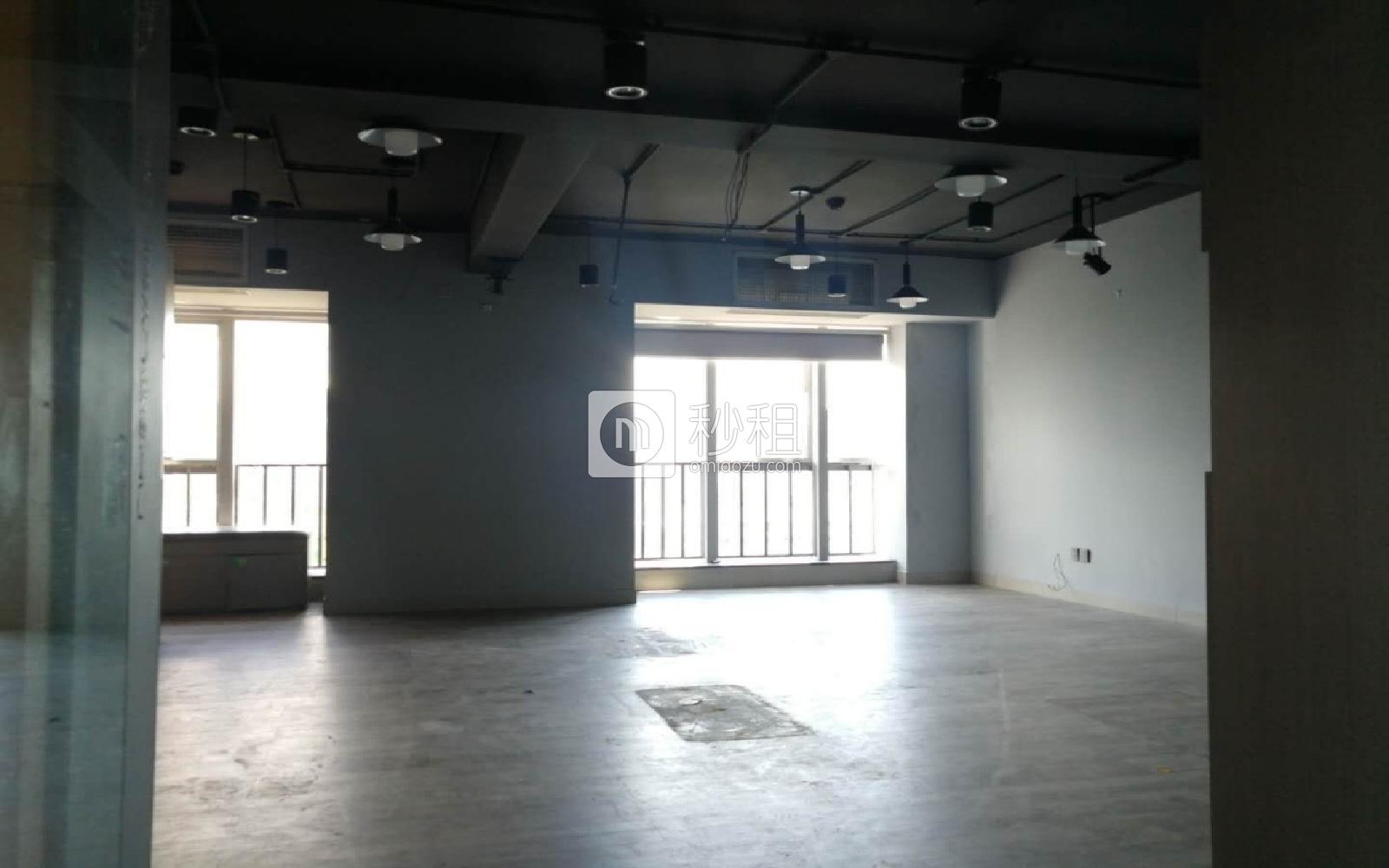 瑞思中心写字楼出租70平米精装办公室165元/m².月