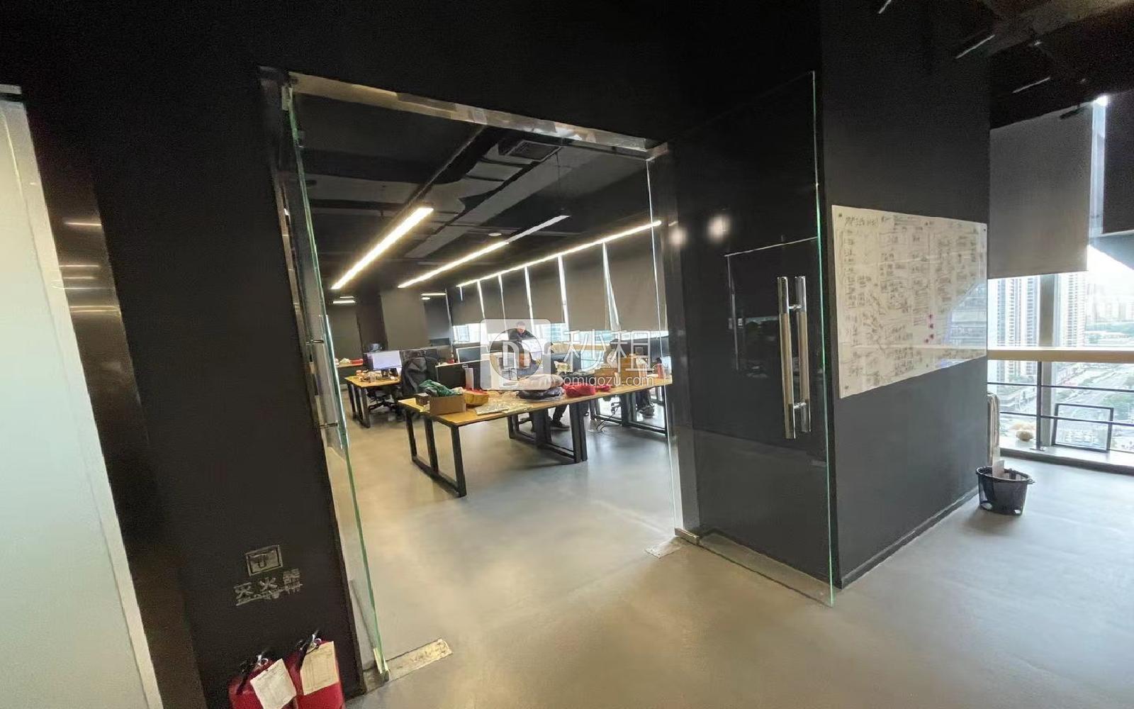 德赛科技大厦写字楼出租720平米简装办公室140元/m².月
