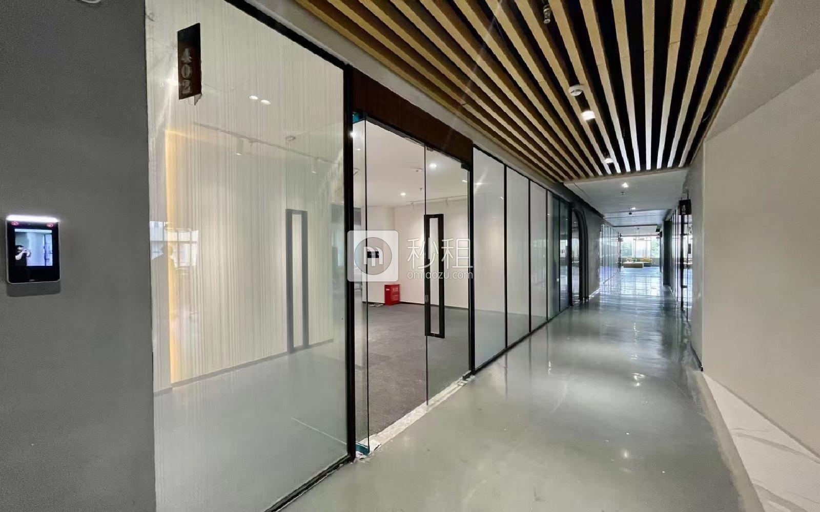 华侨城创意文化园写字楼出租308平米精装办公室110元/m².月