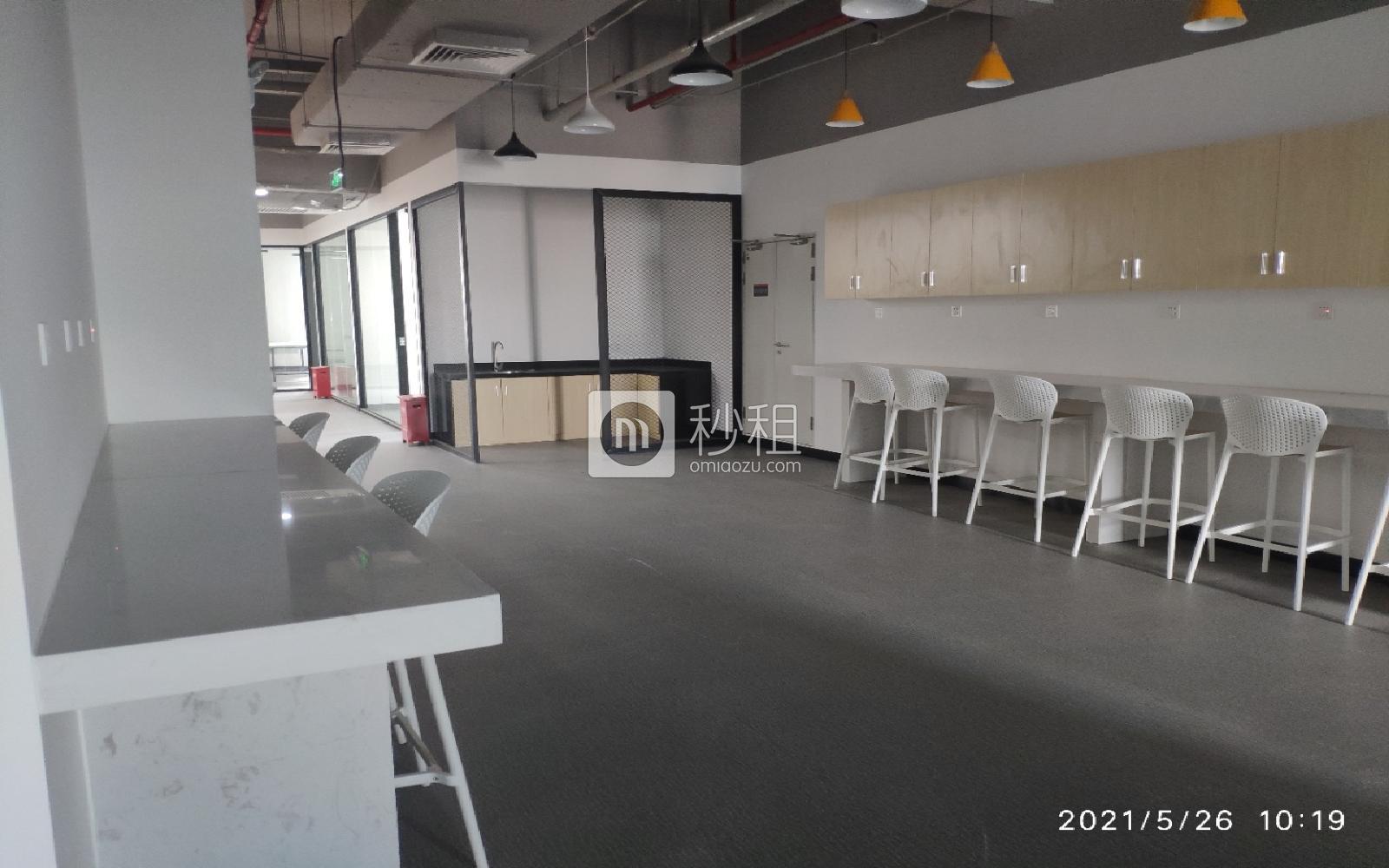康佳光明科技中心写字楼出租1038平米豪装办公室65元/m².月