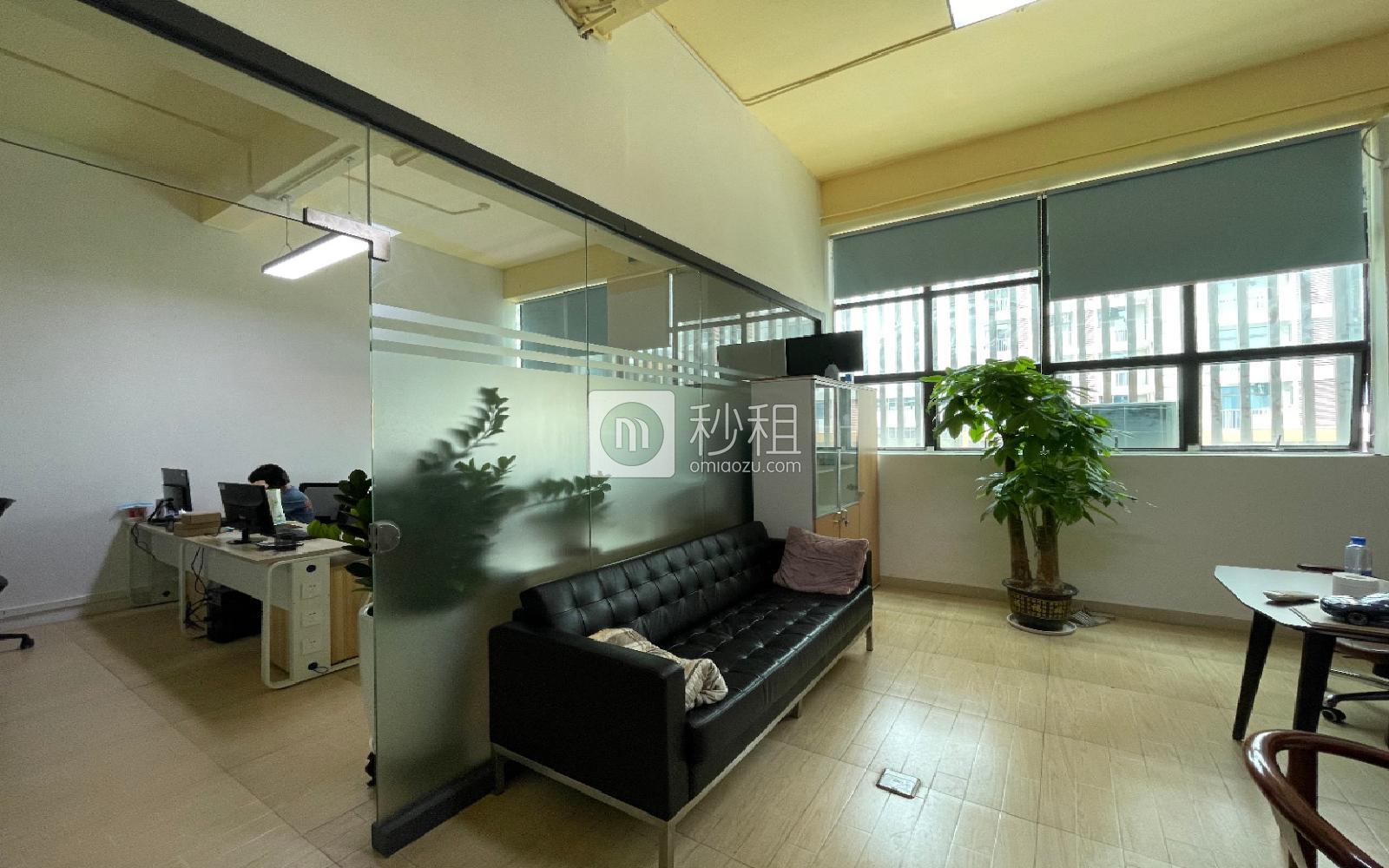 南山云谷创新产业园（二期）写字楼出租92平米精装办公室70元/m².月