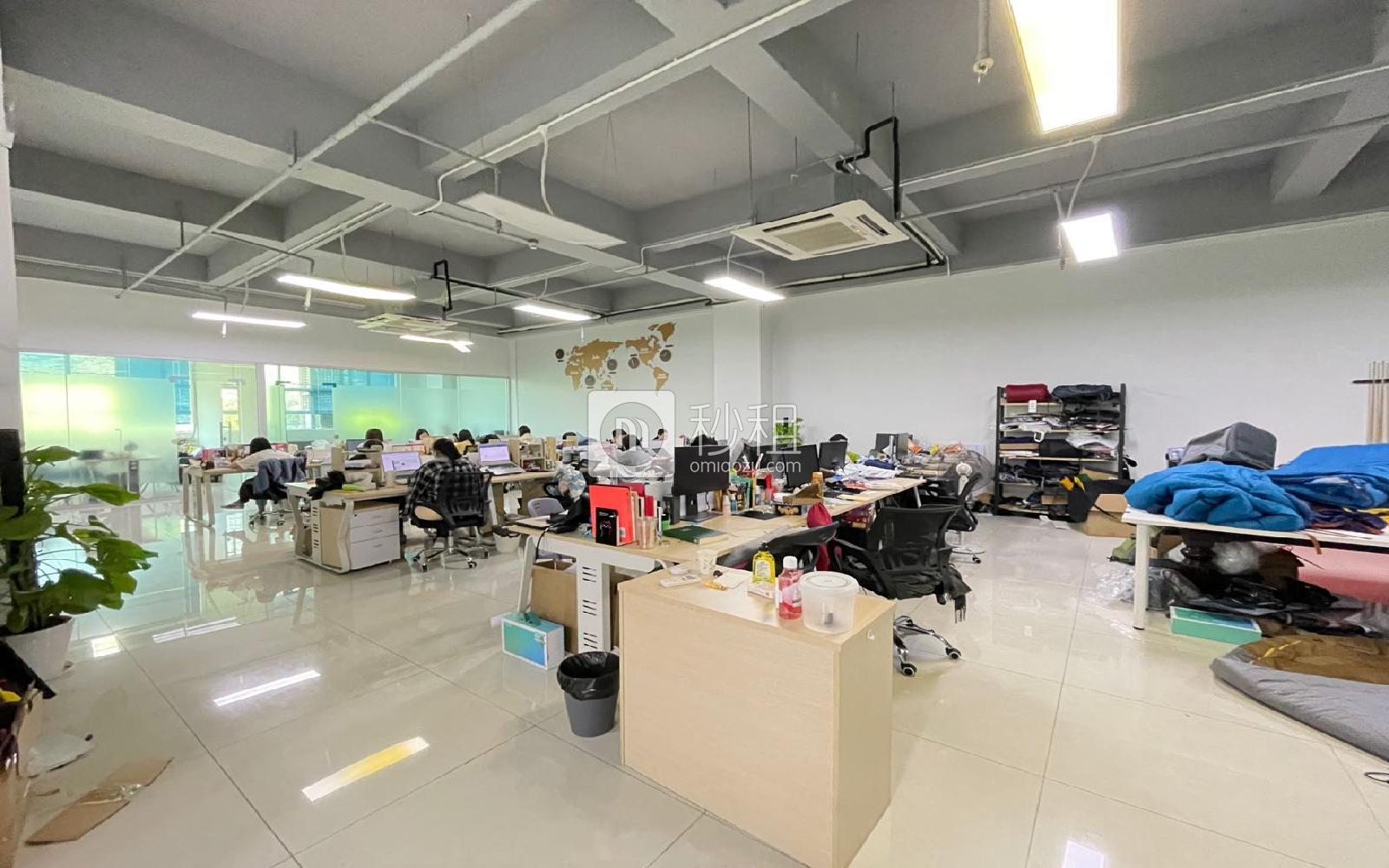 南山云谷创新产业园（一期）写字楼出租838平米精装办公室65元/m².月