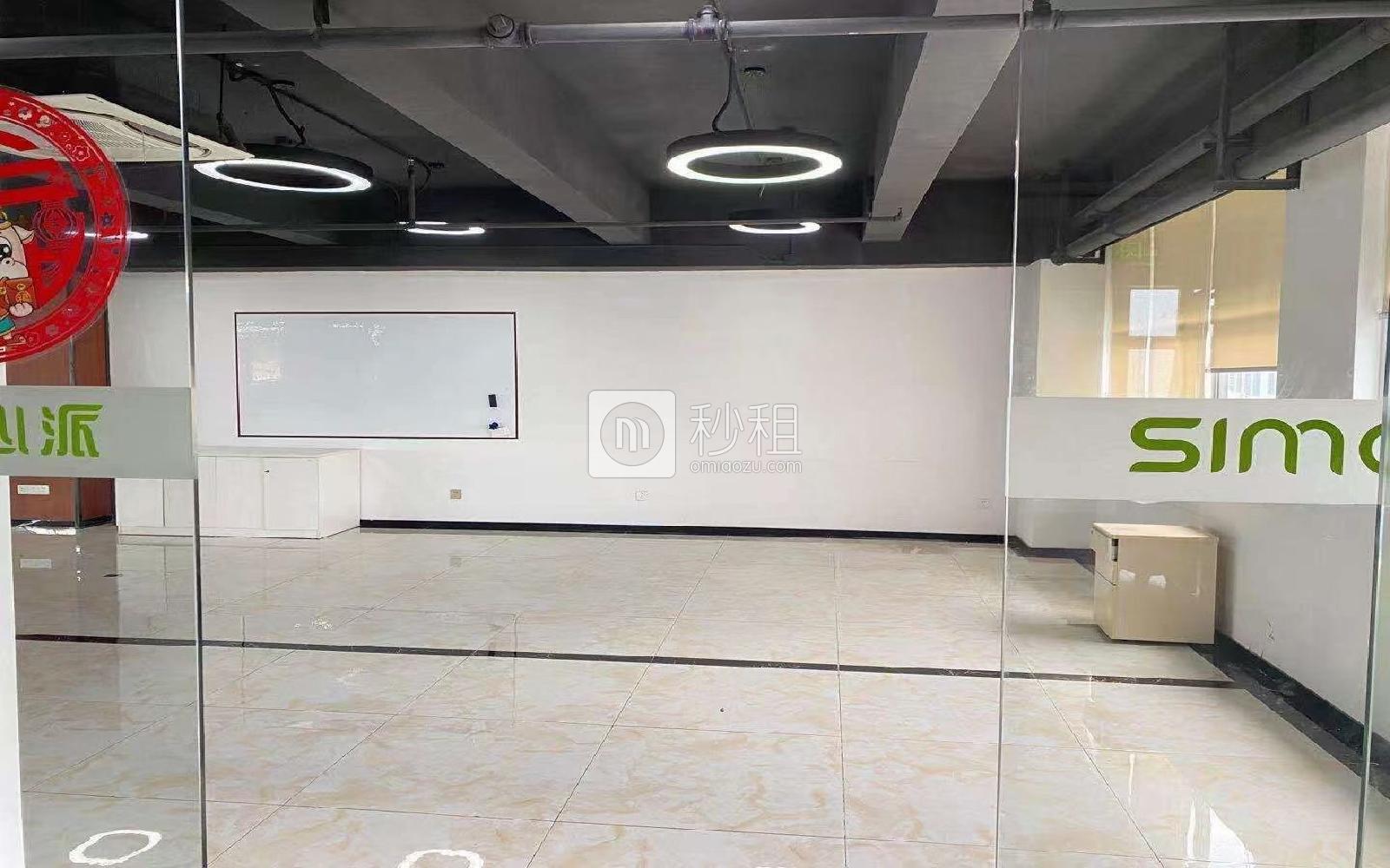 长园新材料港写字楼出租1093.5平米精装办公室88元/m².月