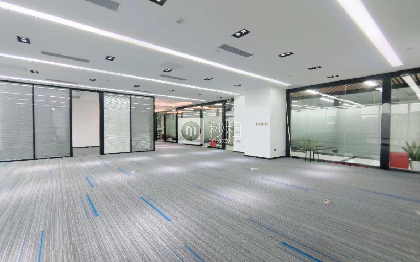 智慧广场写字楼出租450平米精装办公室88元/m².月