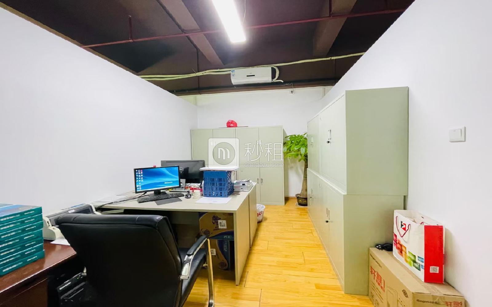 南山云谷创新产业园（二期）写字楼出租340平米简装办公室65元/m².月