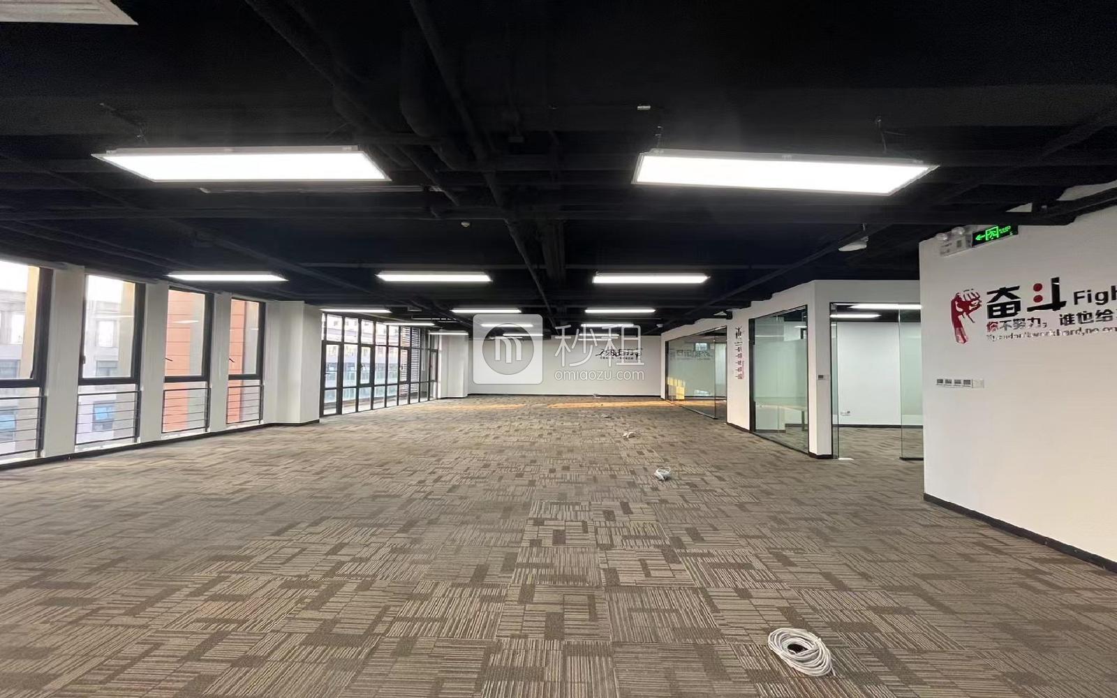 香缤金融中心写字楼出租358平米豪装办公室100元/m².月