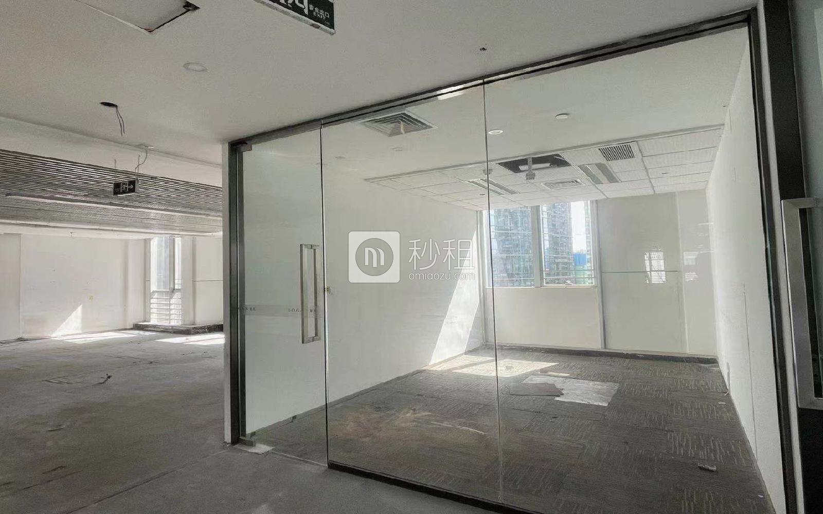 龙光世纪大厦写字楼出租720.1平米精装办公室160元/m².月