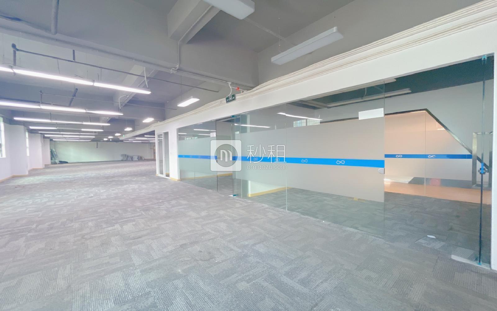 南山云谷创新产业园（二期）写字楼出租580平米精装办公室65元/m².月