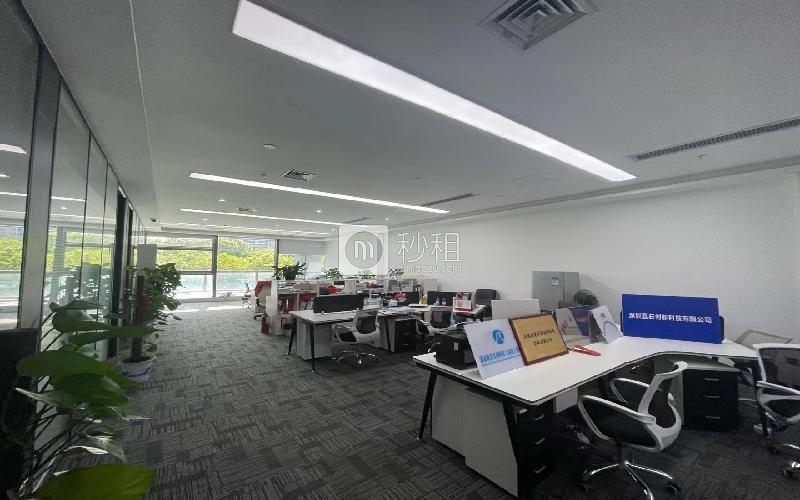 深圳灣科技生態園（三期）寫字樓出租635平米精裝辦公室65元/m2.月