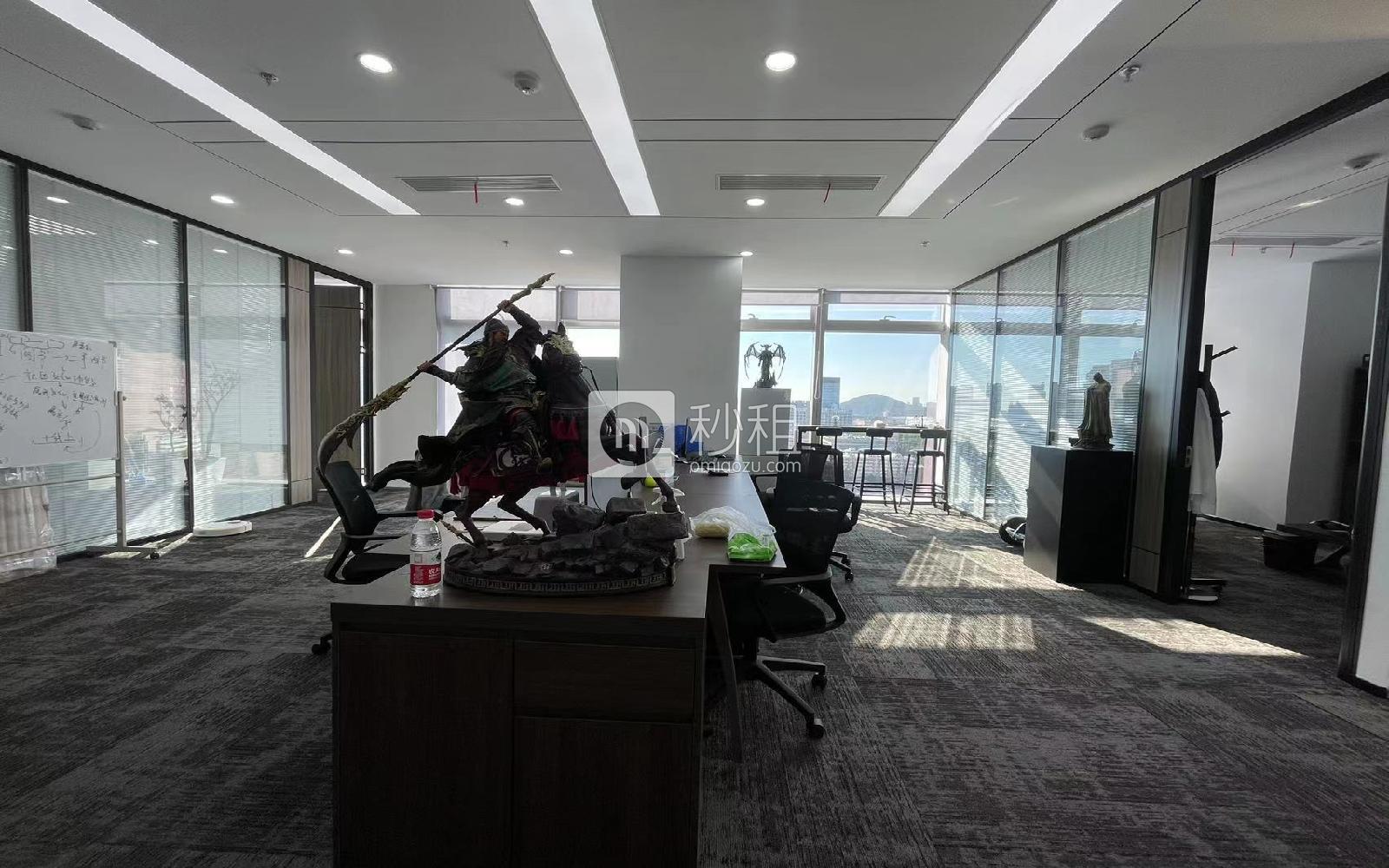 侨城一号写字楼出租305平米精装办公室88元/m².月