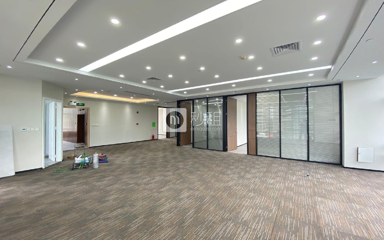 卓越后海中心写字楼出租1500平米豪装办公室180元/m².月