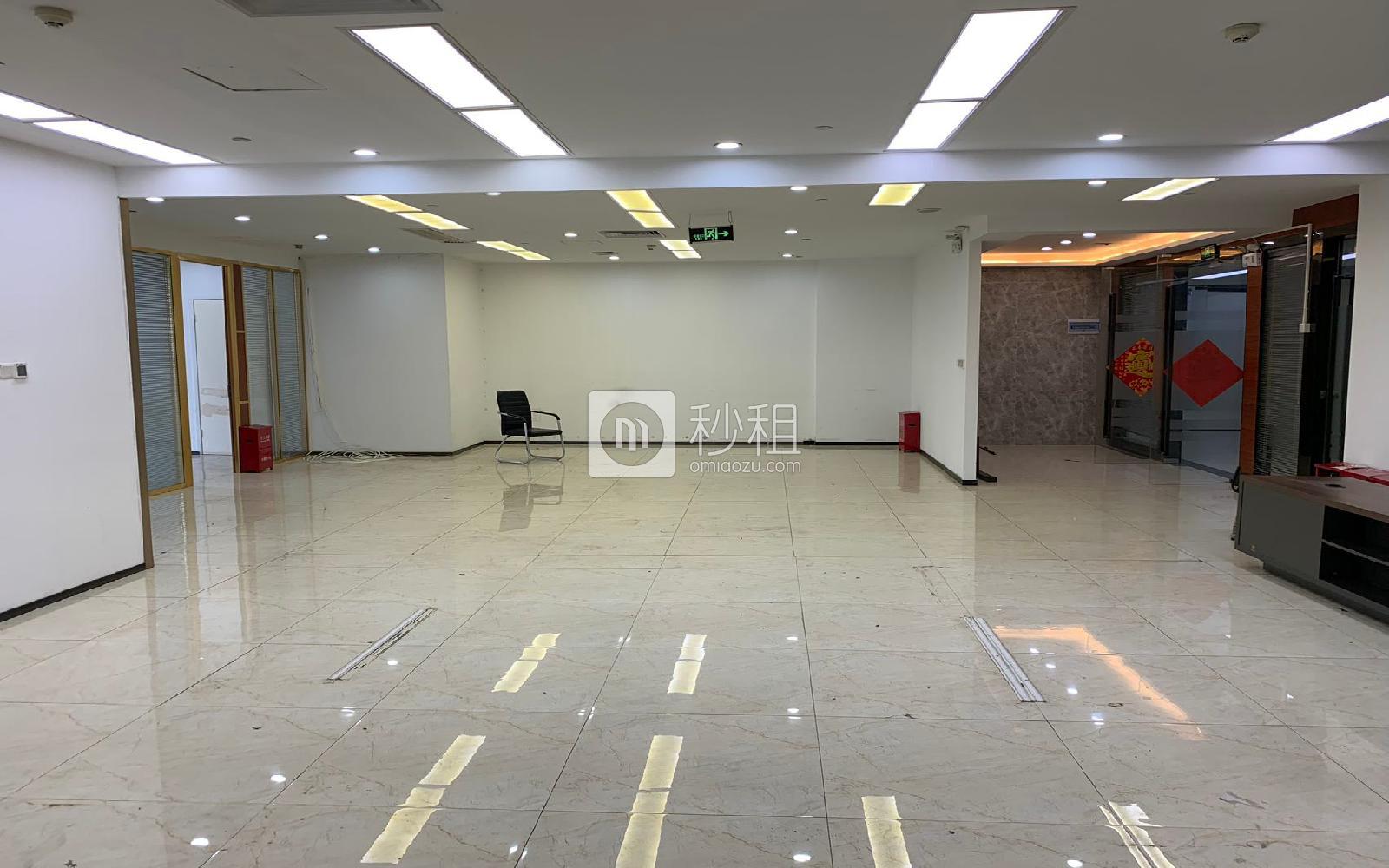 粤美特大厦写字楼出租305平米精装办公室120元/m².月