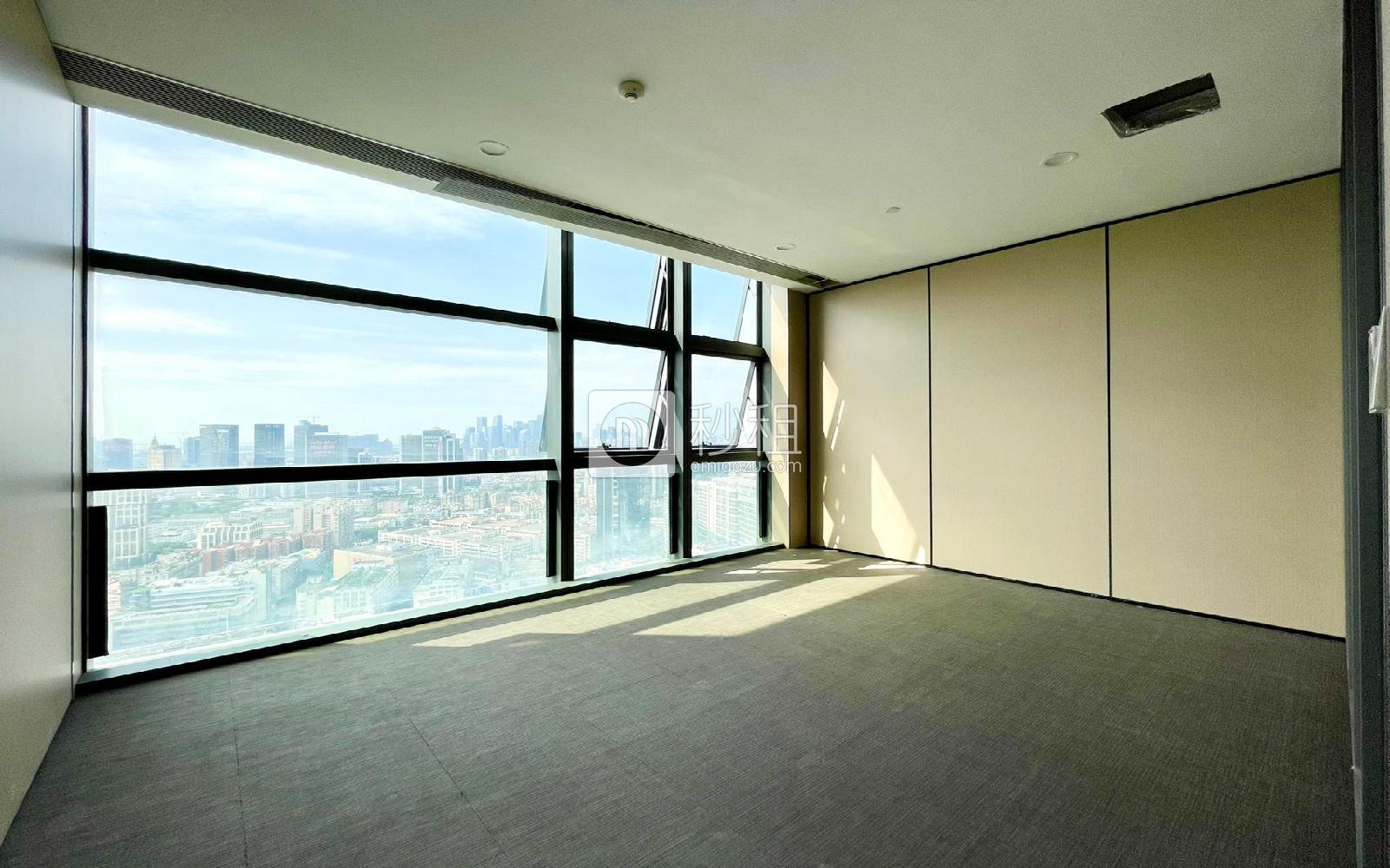 恒大天璟双子湾写字楼出租304平米精装办公室125元/m².月