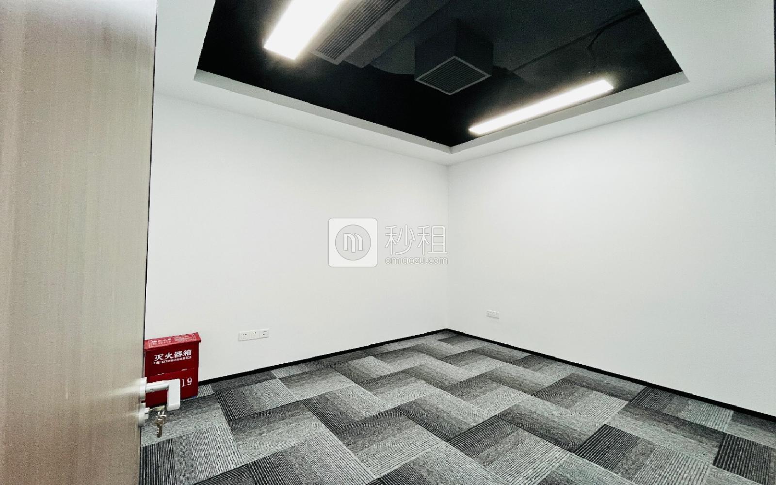 振业国际商务中心写字楼出租238平米精装办公室20000元/间.月