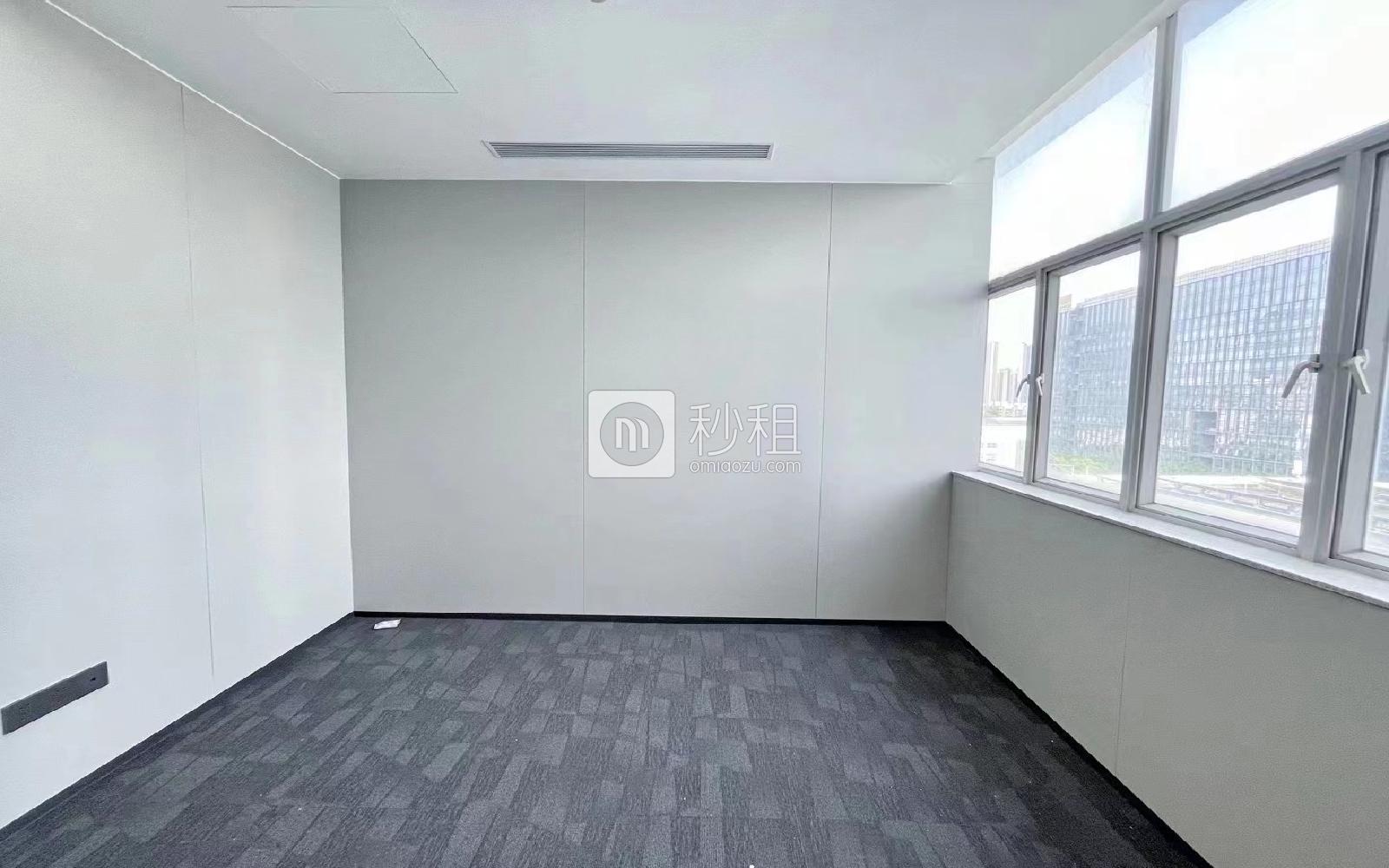 長園新材料港寫字樓出租216平米精裝辦公室88元/m2.月