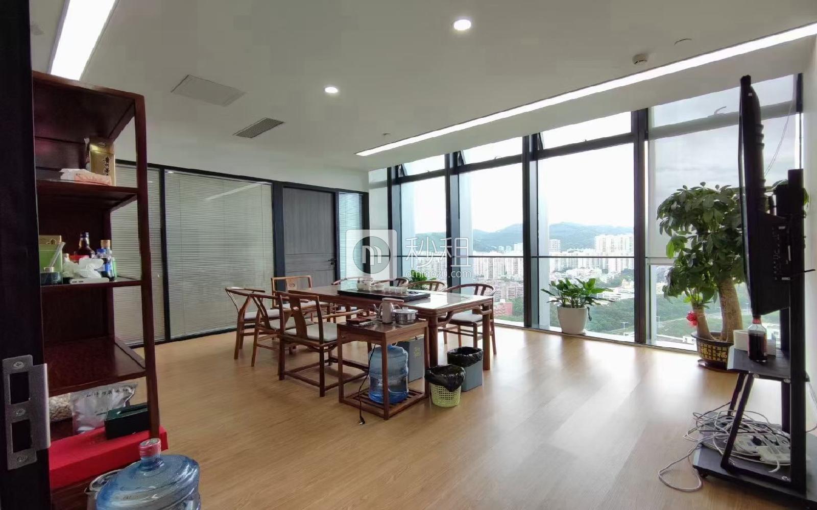 方大城写字楼出租370平米豪装办公室68元/m².月