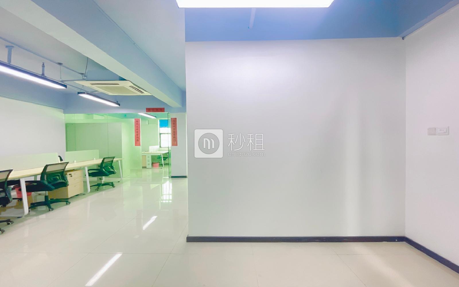南山云谷创新产业园（二期）写字楼出租138平米精装办公室55元/m².月