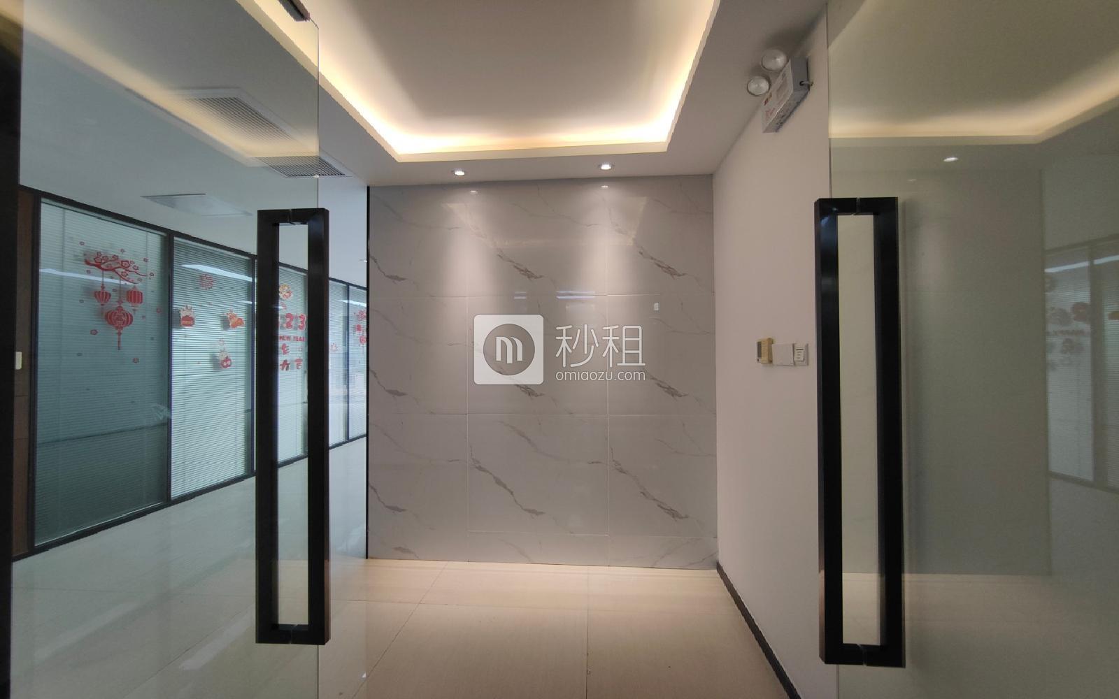 华润城大冲商务中心写字楼出租235平米精装办公室105元/m².月
