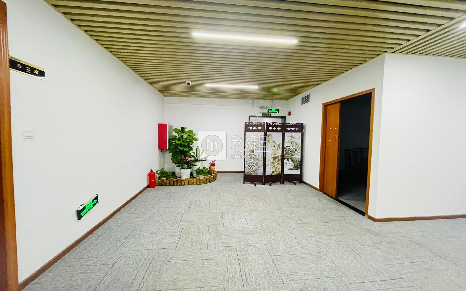 恒裕中心写字楼出租1350平米精装办公室120元/m².月