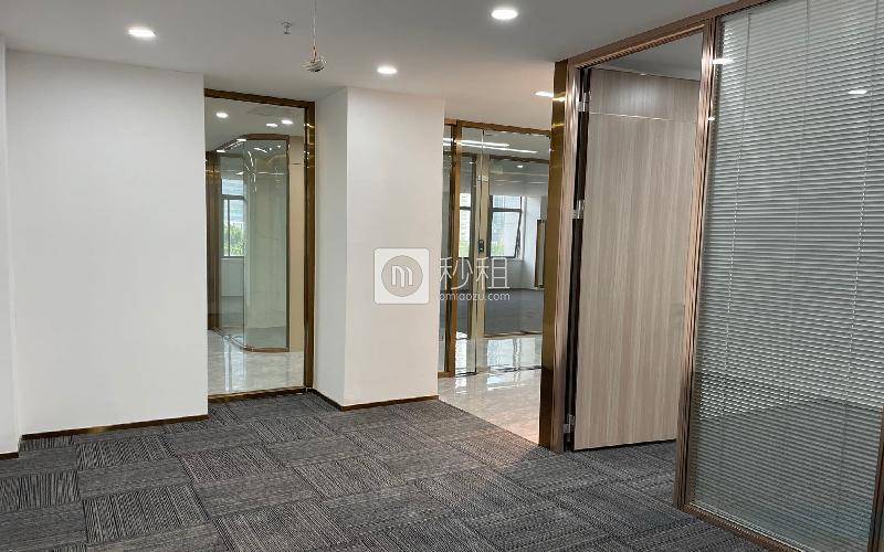 雪松大厦写字楼出租90平米精装办公室90元/m².月