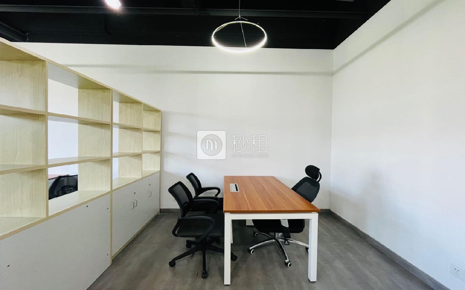 硅谷大院写字楼出租88平米精装办公室15700元/间.月